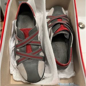 Aerosoles | Red & Gray | Slip On Style Sneakers | Women's Size 6